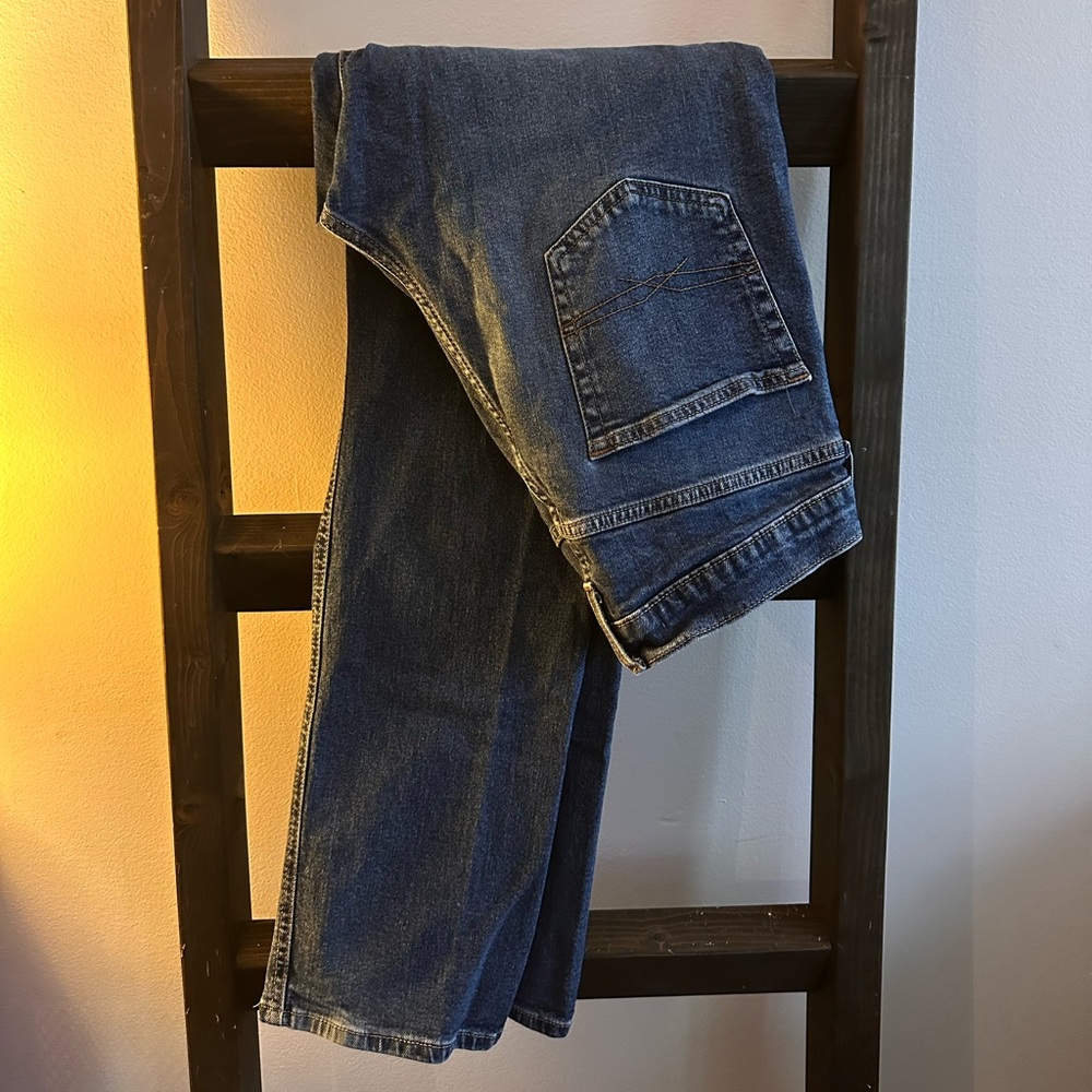 Signature Levi Strauss Athletic Blue Denim Jeans
